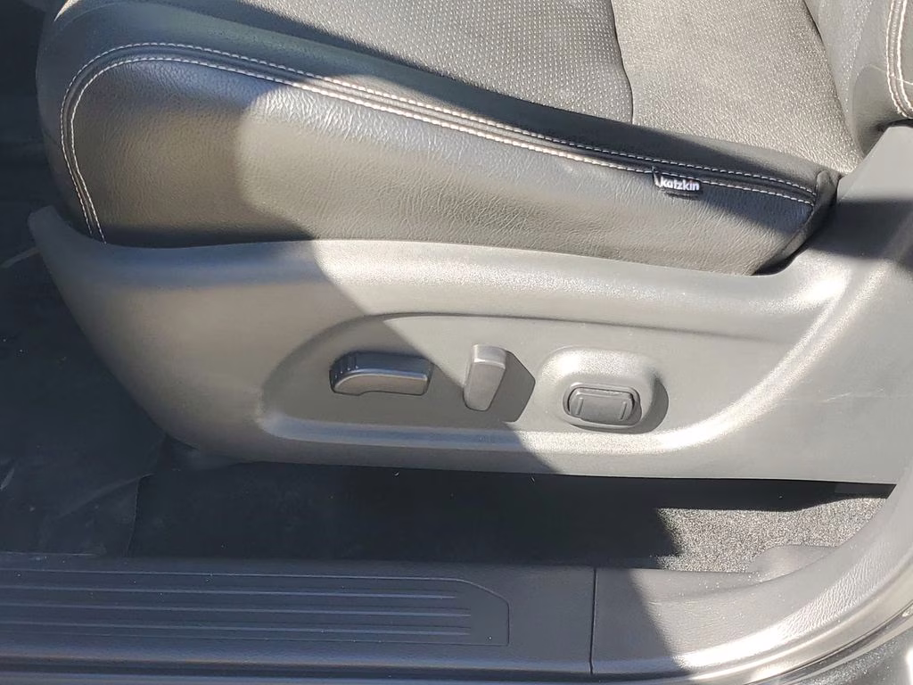 2017 Magnetic Black Metallic Nissan Murano SV AWD SUV