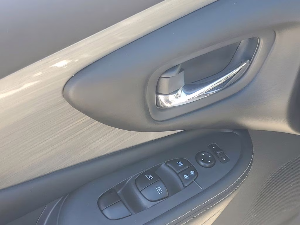 2017 Magnetic Black Metallic Nissan Murano SV AWD SUV