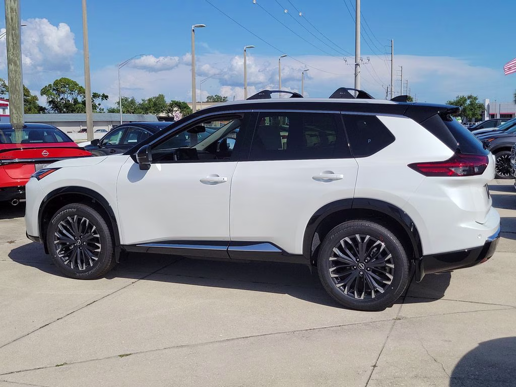 2026 Everest White Pearl/Super Black Nissan Rogue Platinum AWD SUV