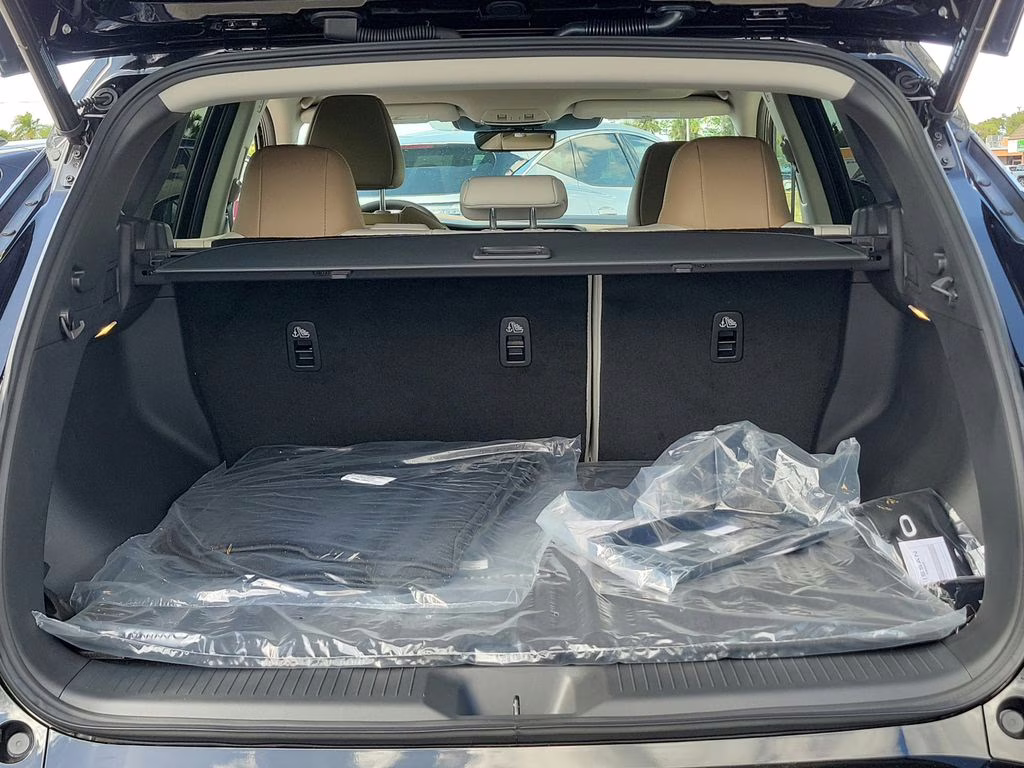 2026 Everest White Pearl/Super Black Nissan Rogue Platinum AWD SUV