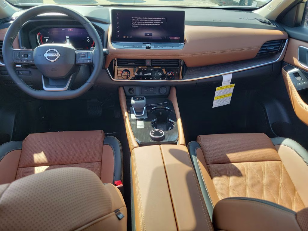 2026 Everest White Pearl/Super Black Nissan Rogue Platinum AWD SUV