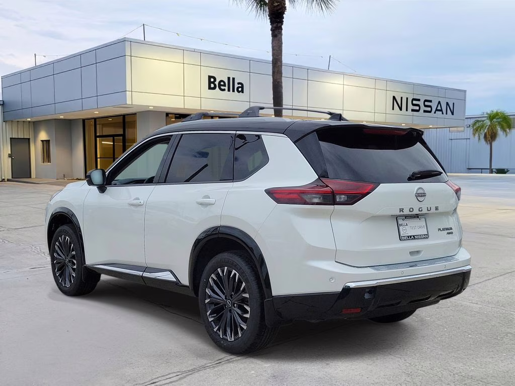 2026 Everest White Pearl/Super Black Nissan Rogue Platinum AWD SUV