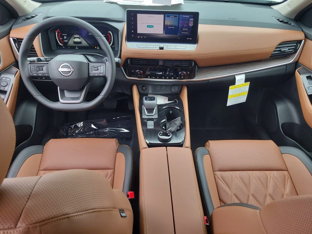 2026 Everest White Pearl/Super Black Nissan Rogue Platinum AWD SUV