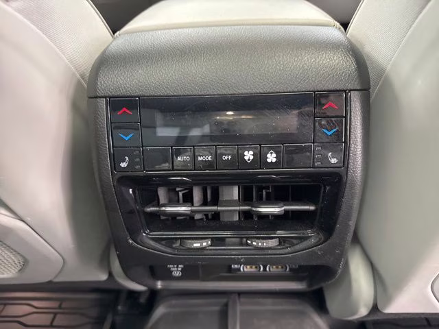 2022 Bright White Clearcoat Jeep Grand Cherokee Overland 4xe 4X4 SUV