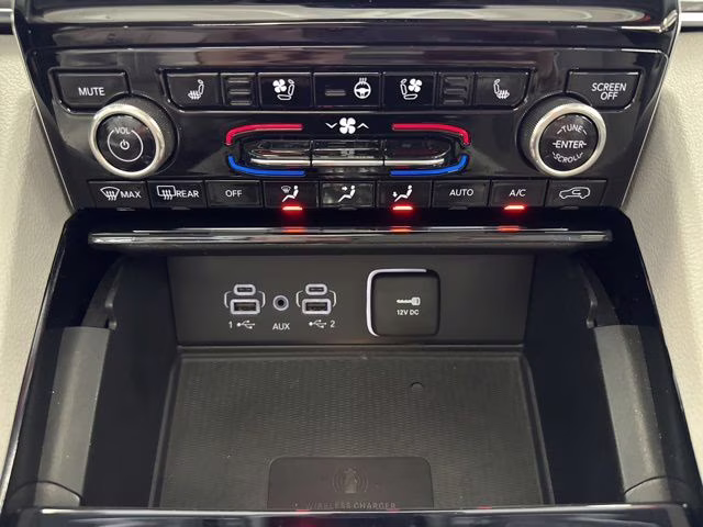 2022 Bright White Clearcoat Jeep Grand Cherokee Overland 4xe 4X4 SUV