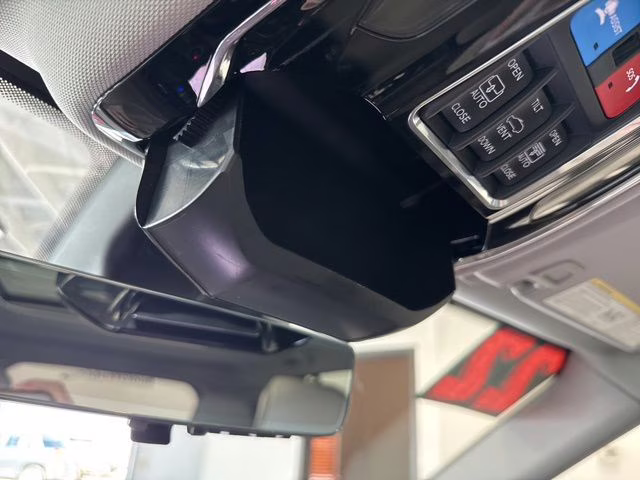 2022 Bright White Clearcoat Jeep Grand Cherokee Overland 4xe 4X4 SUV