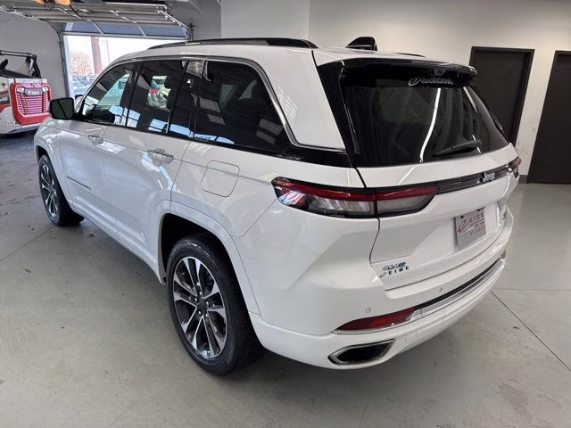 2022 Bright White Clearcoat Jeep Grand Cherokee Overland 4xe 4X4 SUV