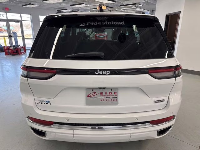 2022 Bright White Clearcoat Jeep Grand Cherokee Overland 4xe 4X4 SUV