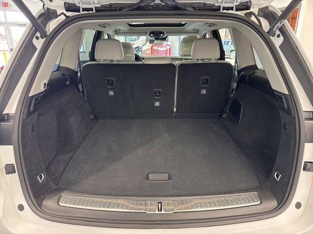 2022 Bright White Clearcoat Jeep Grand Cherokee Overland 4xe 4X4 SUV