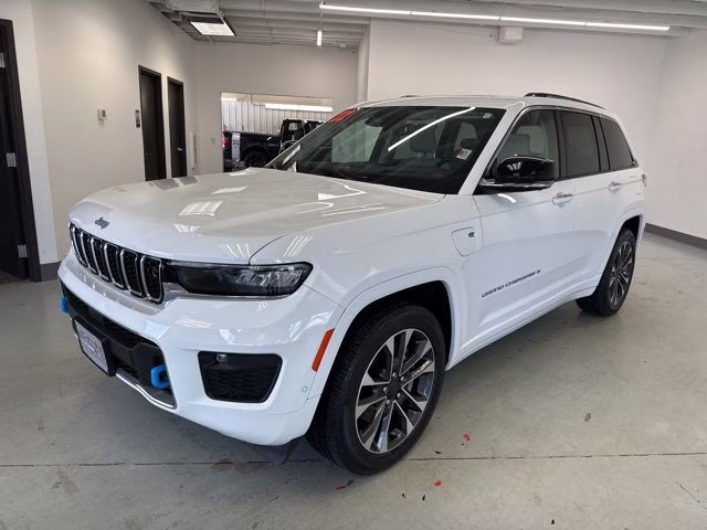 2022 Bright White Clearcoat Jeep Grand Cherokee Overland 4xe 4X4 SUV