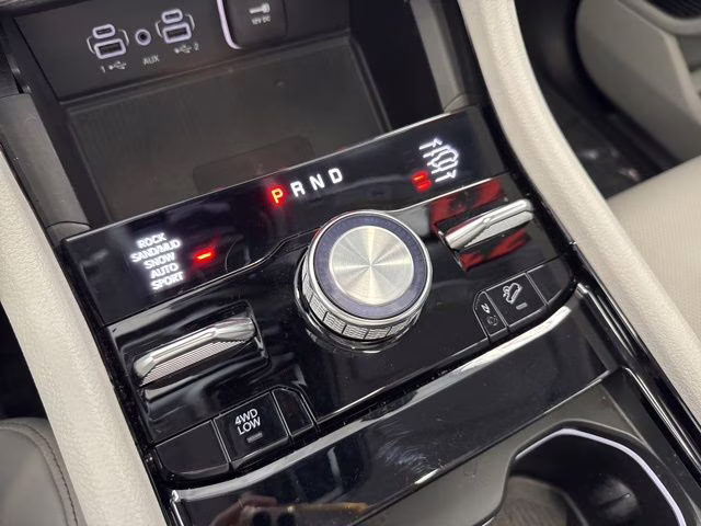 2022 Bright White Clearcoat Jeep Grand Cherokee Overland 4xe 4X4 SUV