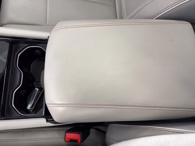 2022 Bright White Clearcoat Jeep Grand Cherokee Overland 4xe 4X4 SUV