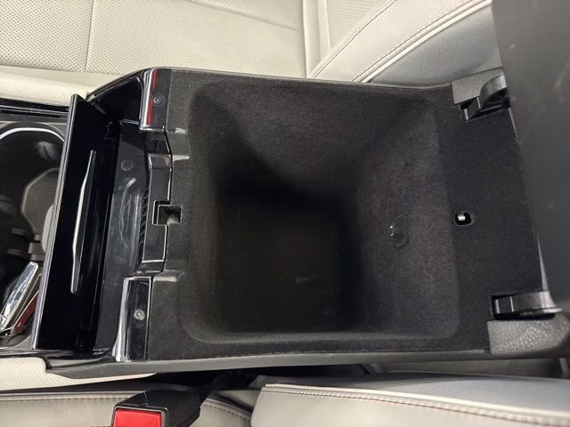 2022 Bright White Clearcoat Jeep Grand Cherokee Overland 4xe 4X4 SUV