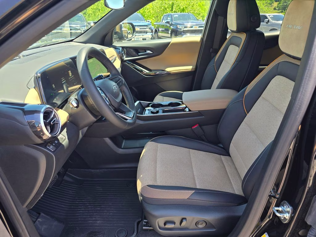 2026 Mosaic Black Metallic Chevrolet Equinox ACTIV FWD SUV
