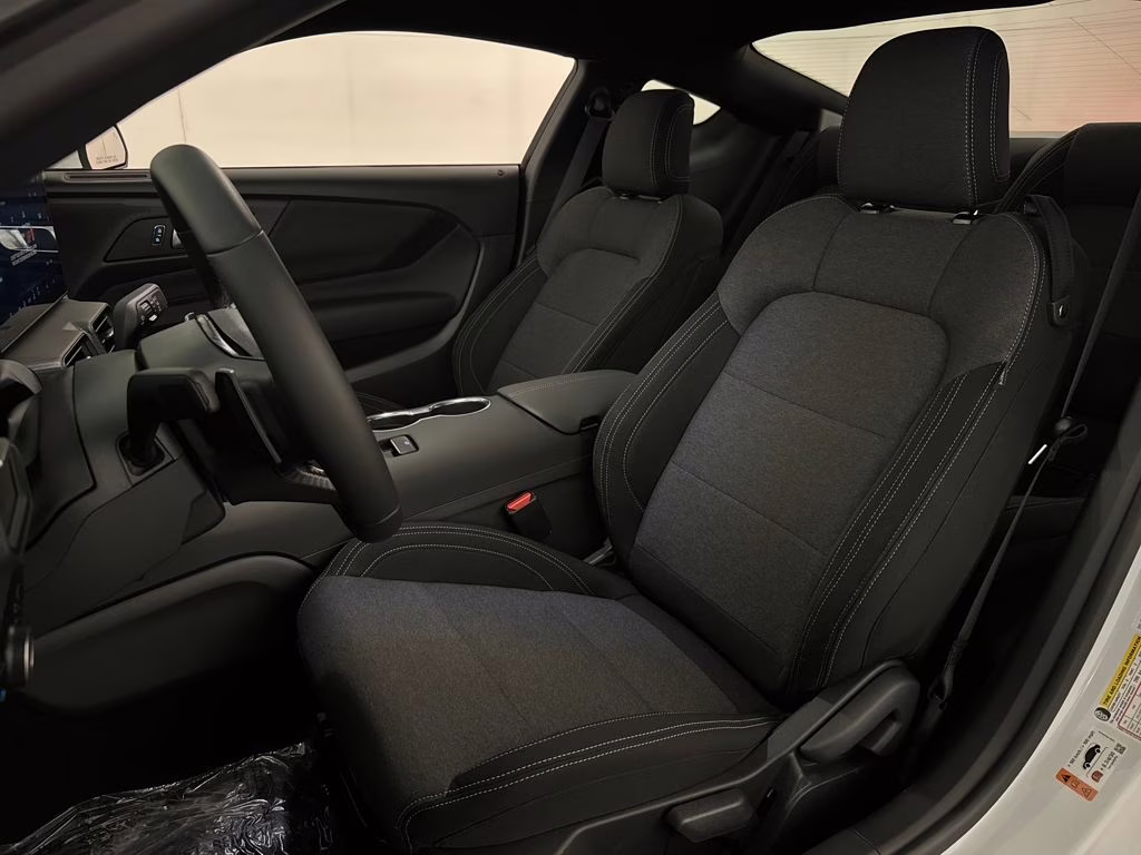 2026 Oxford White Ford Mustang GT RWD Coupe