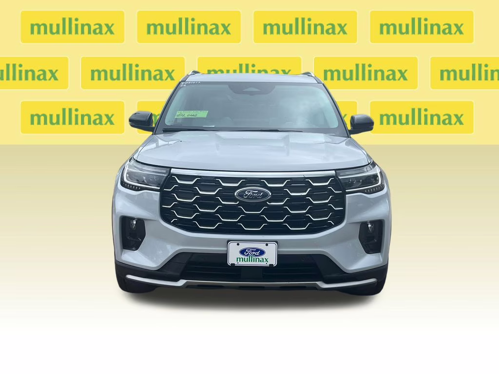 2026 Space White Metallic Ford Explorer Platinum 4X4 SUV