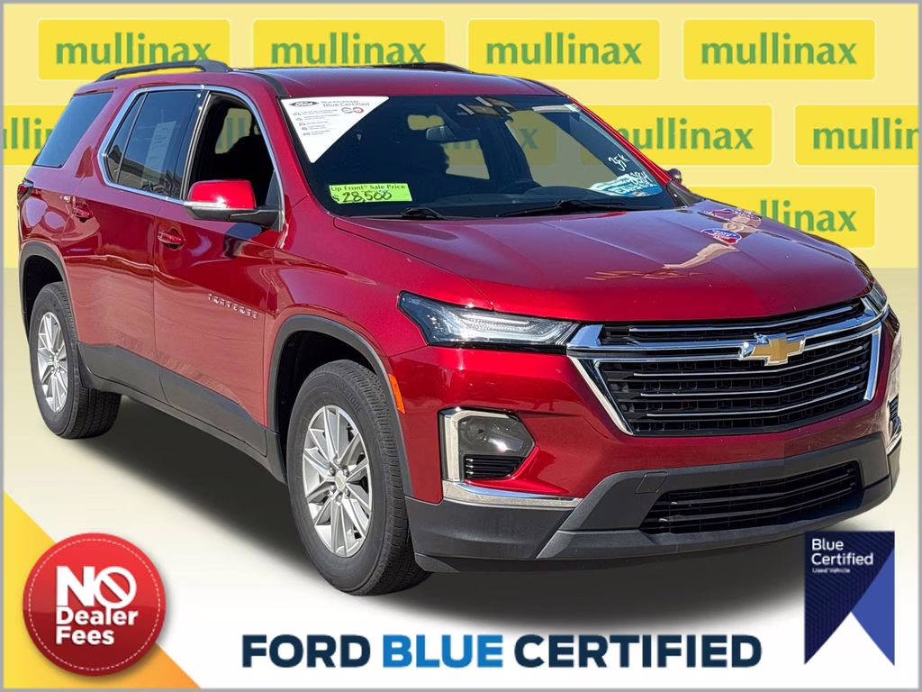 2023 Radiant Red Tintcoat Chevrolet Traverse LT FWD SUV