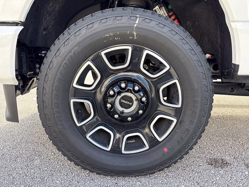 2026 White Metallic Ford Super Duty F-350 SRW Platinum 4X4 Truck