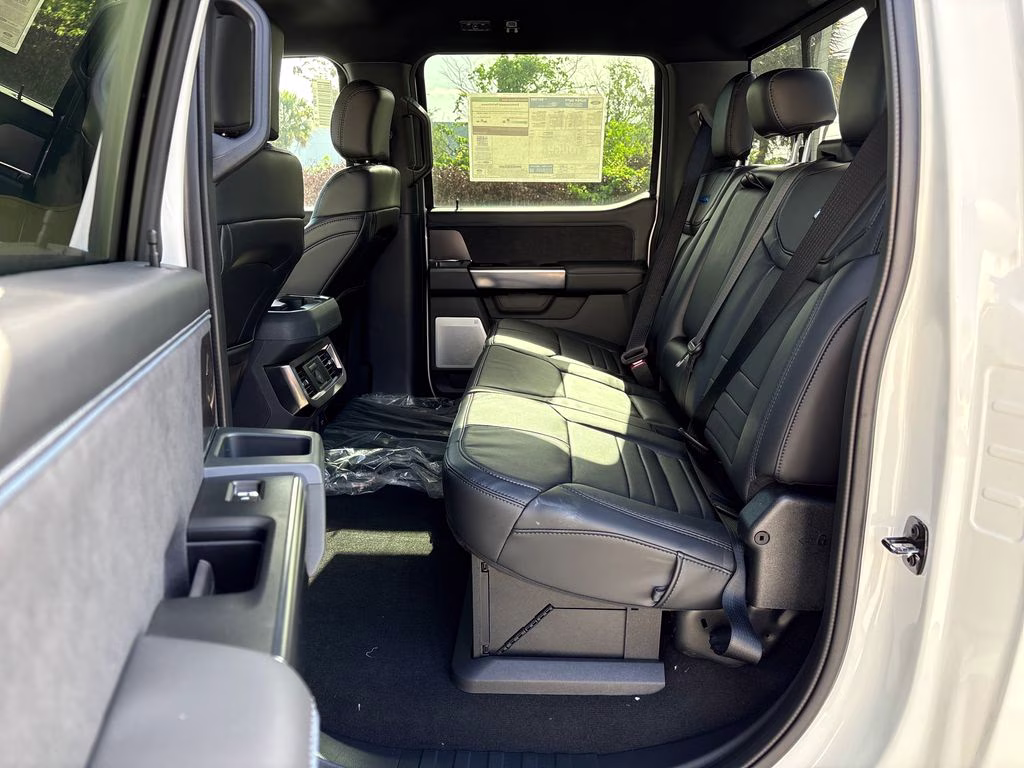 2026 White Metallic Ford Super Duty F-350 SRW Platinum 4X4 Truck