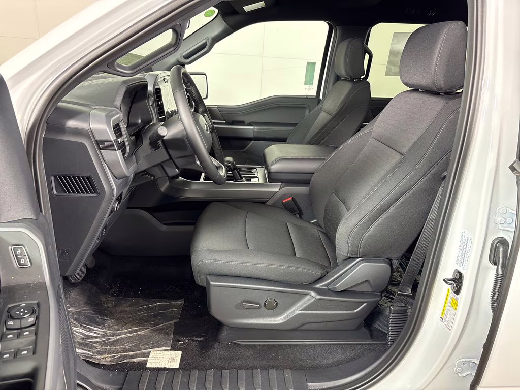 2026 OXFORD WHITE Ford F-150 XLT RWD Truck