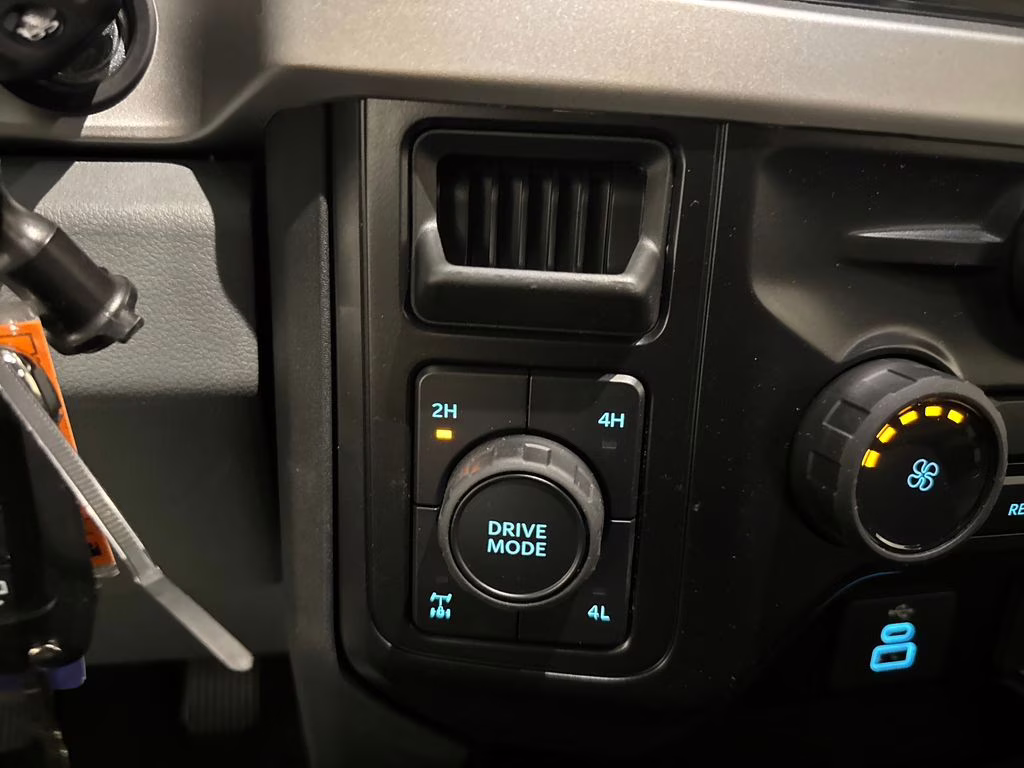 2026 Avalanche Ford Super Duty F-250 SRW STX 4X4 Truck