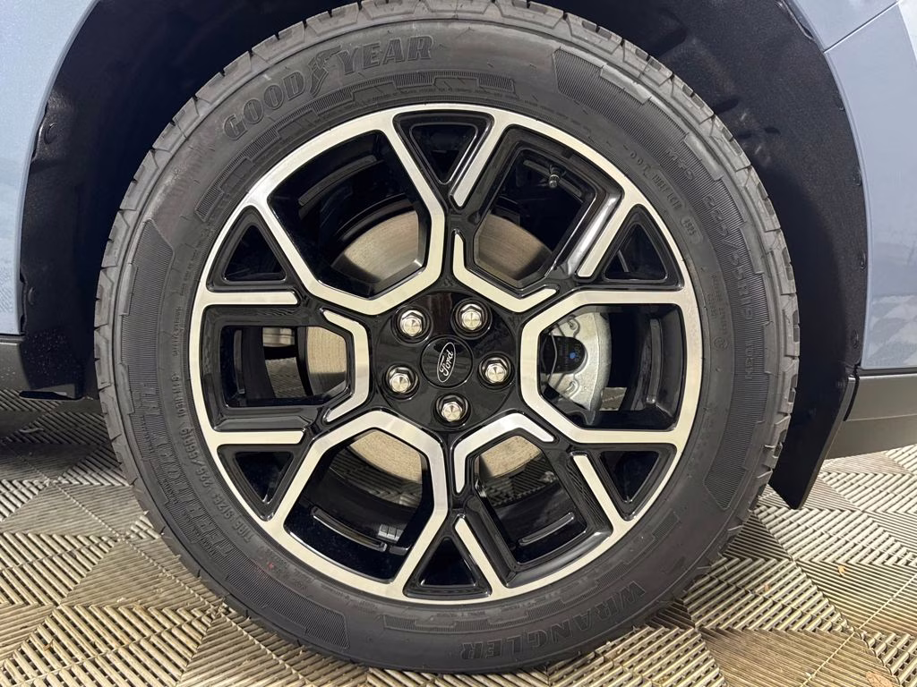 2026 Azure Gray Metallic Tri-Coat Ford Maverick Lariat AWD Truck