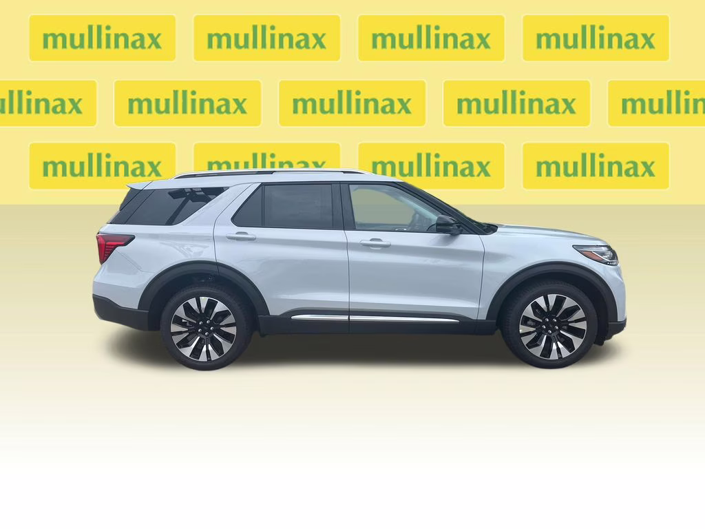 2026 Space White Metallic Ford Explorer Platinum 4X4 SUV