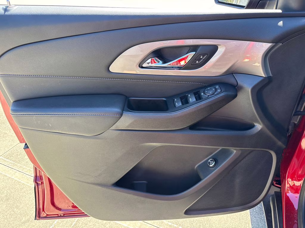 2023 Radiant Red Tintcoat Chevrolet Traverse LT FWD SUV