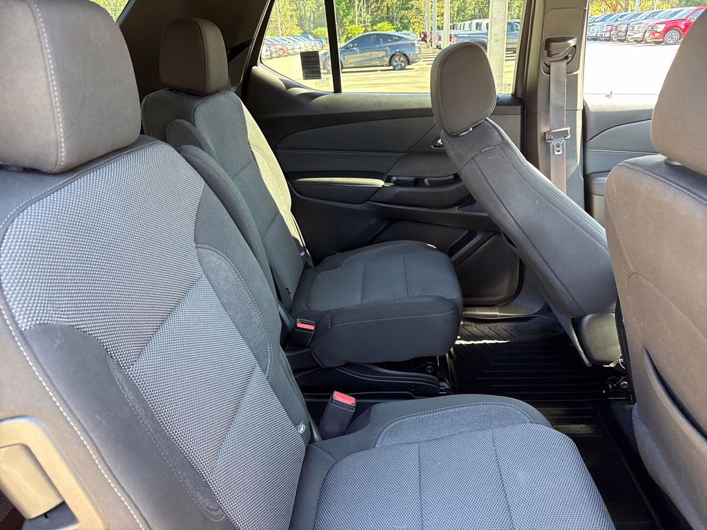 2023 Radiant Red Tintcoat Chevrolet Traverse LT FWD SUV