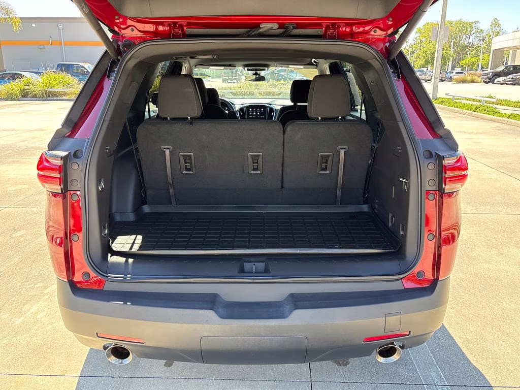 2023 Radiant Red Tintcoat Chevrolet Traverse LT FWD SUV