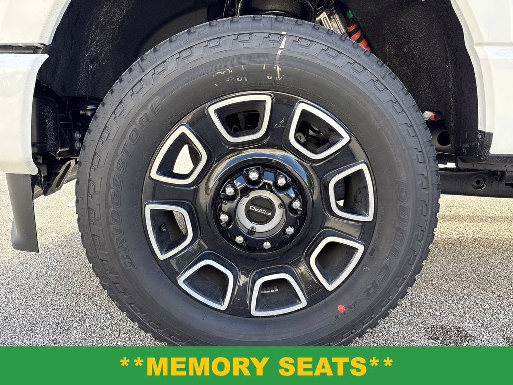 2026 White Metallic Ford Super Duty F-350 SRW Platinum 4X4 Truck