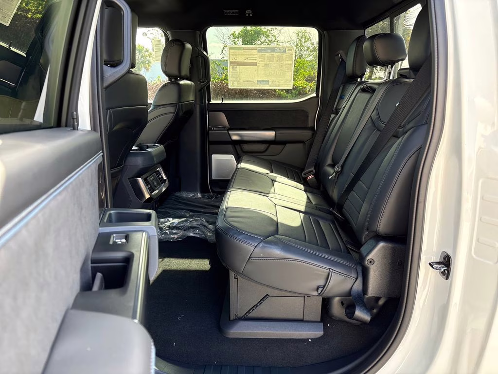 2026 White Metallic Ford Super Duty F-350 SRW Platinum 4X4 Truck