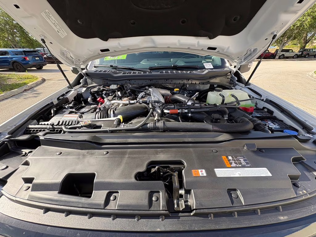 2026 White Metallic Ford Super Duty F-350 SRW Platinum 4X4 Truck