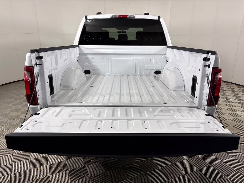 2026 OXFORD WHITE Ford F-150 XLT RWD Truck