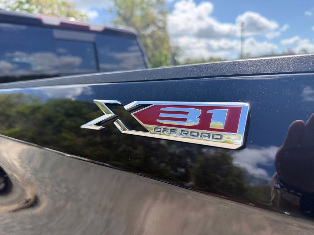 2022 Onyx Black GMC Sierra 1500 Limited SLT 4X4 Truck