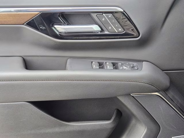 2025 Sterling Gray Metallic Chevrolet Suburban High Country 4X4 SUV