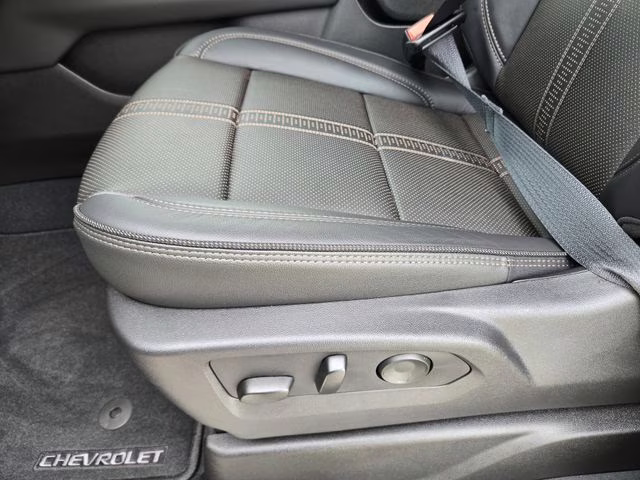 2025 Sterling Gray Metallic Chevrolet Suburban High Country 4X4 SUV