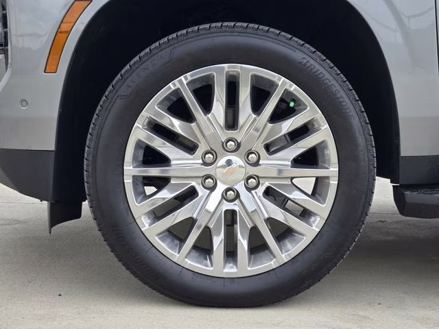 2025 Sterling Gray Metallic Chevrolet Suburban High Country 4X4 SUV