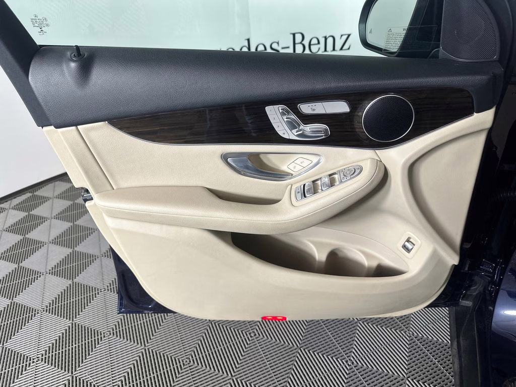 2021 Lunar Blue Metallic Mercedes-Benz GLC GLC 300 RWD SUV