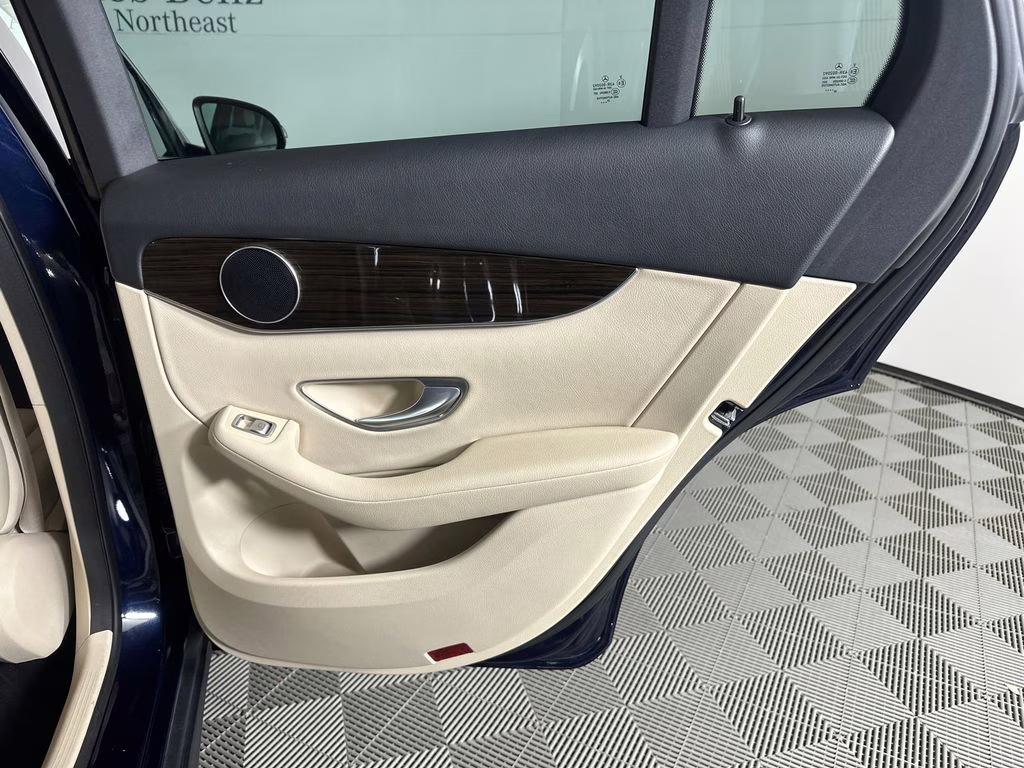 2021 Lunar Blue Metallic Mercedes-Benz GLC GLC 300 RWD SUV