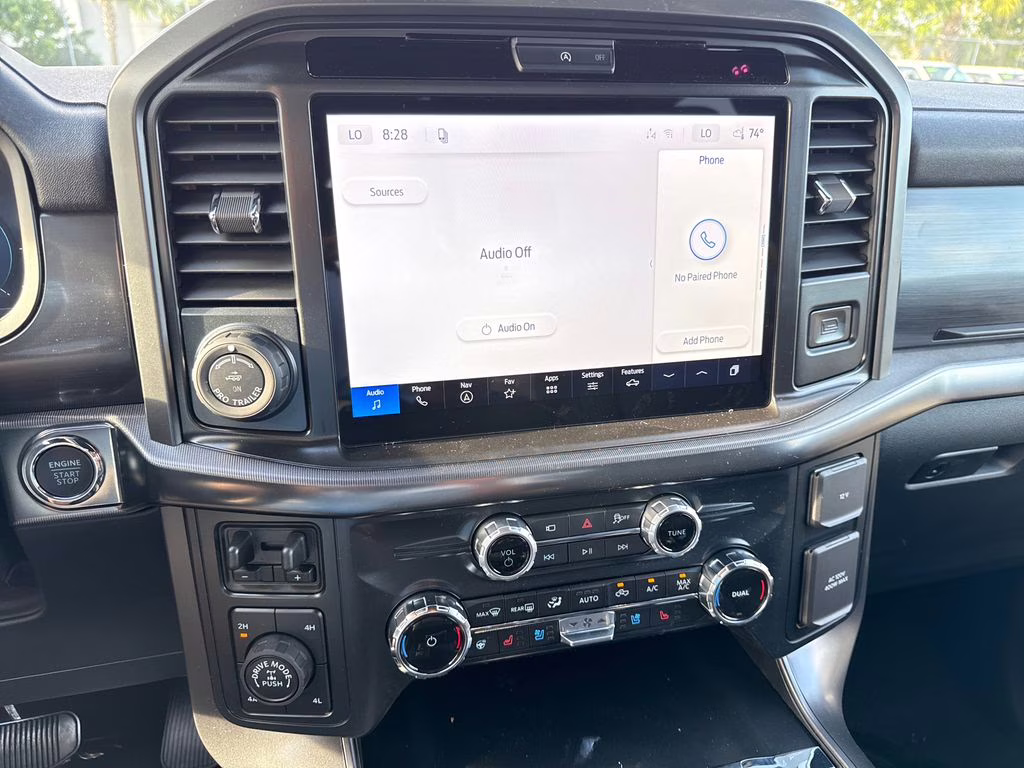 2026 Avalanche Ford F-150 Lariat 4X4 Truck