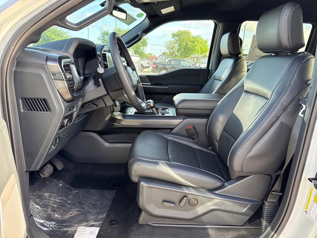 2026 Avalanche Ford F-150 Lariat 4X4 Truck