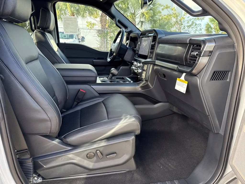 2026 Avalanche Ford F-150 Lariat 4X4 Truck