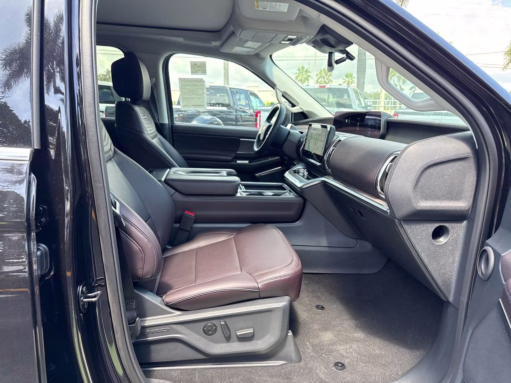 2026 Agate Black Metallic Ford Expedition Platinum 4X4 SUV