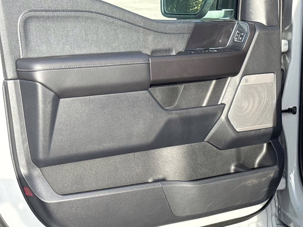 2026 Avalanche Ford F-150 Lariat 4X4 Truck