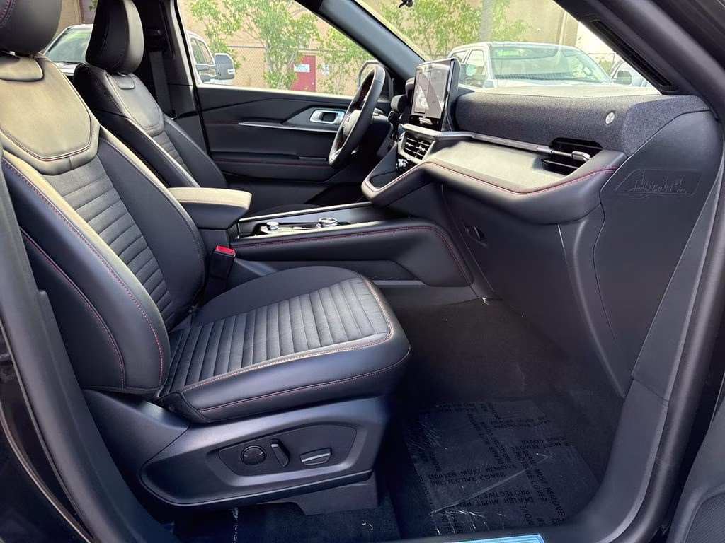 2026 Agate Black Metallic Ford Explorer ST-Line RWD SUV