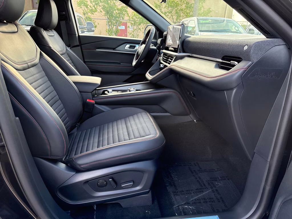 2026 Agate Black Metallic Ford Explorer ST-Line RWD SUV