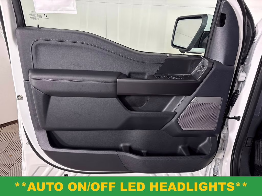 2026 White Ford F-150 Lariat 4X4 Truck