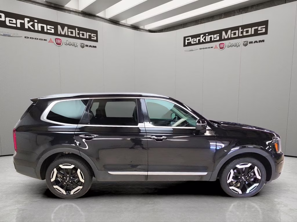 2025 Ebony Black Kia Telluride S AWD SUV