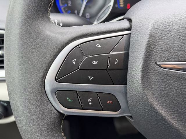 2023 Silver Mist Clearcoat Chrysler Voyager LX FWD Van